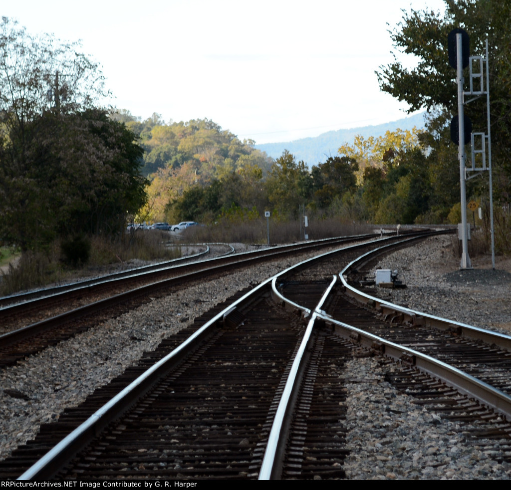 Switch from #1 track to the "Switching Lead" is lined for CSX local L206.